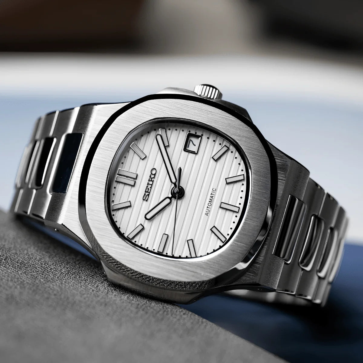 Nautilus Mod White
